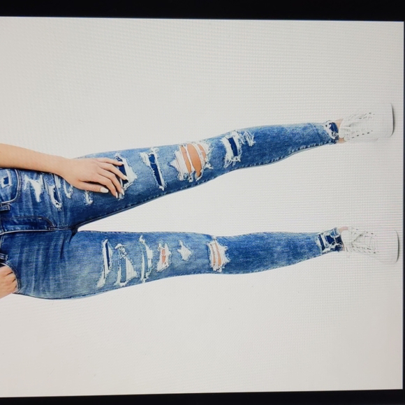 American Eagle Outfitters Denim - NWT American Eagle ripped high rise jeggings 24